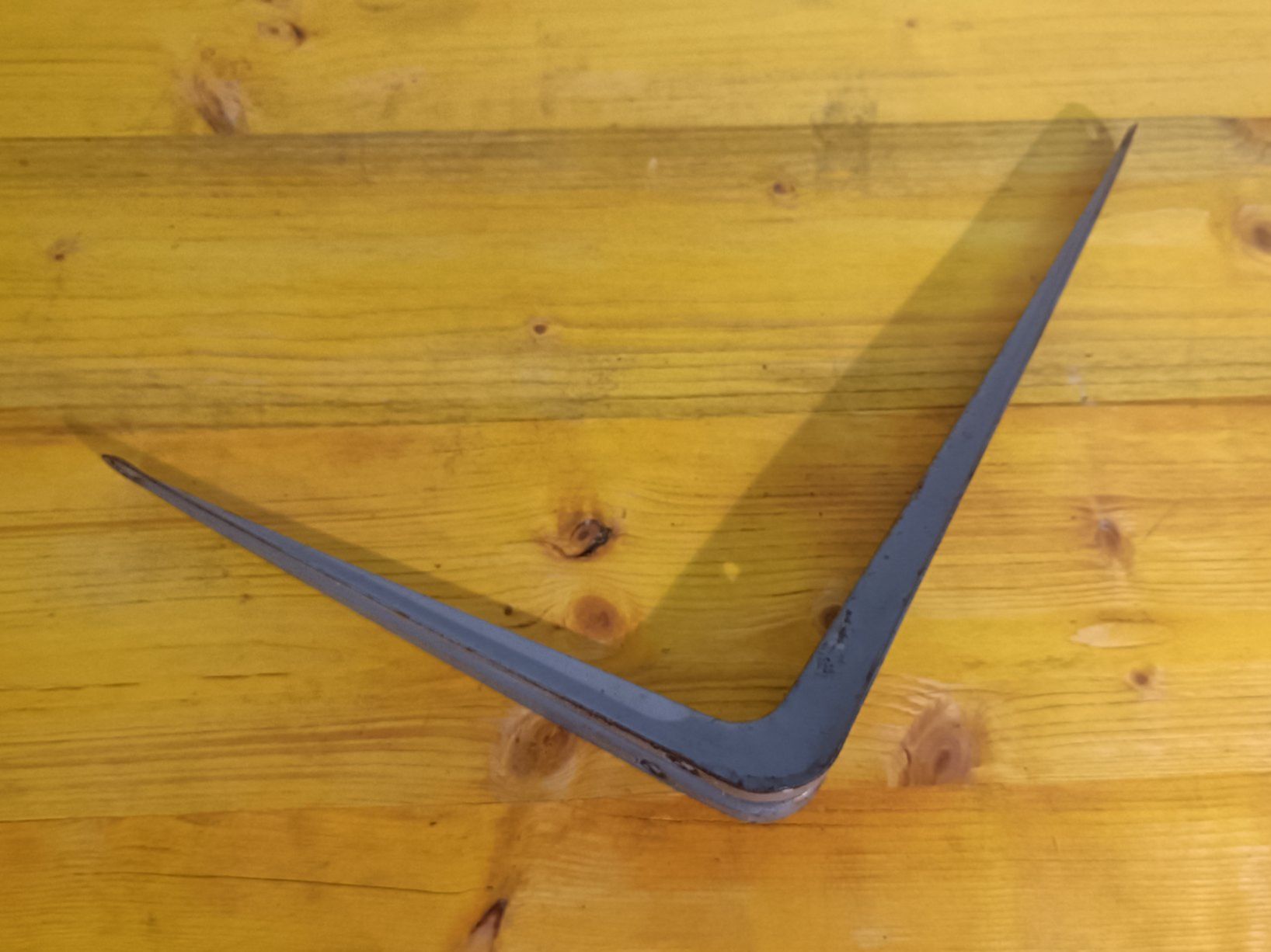Scaffali: ein Regalwinkel Metall grau – Usato da Hombrechtikon venduto da Unser_Hofer 2
