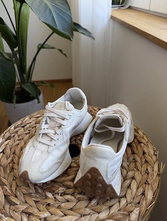 Damenschuhe: New Balance 327 /GR.39  – Gebraucht aus Kloten von Privat2011 1