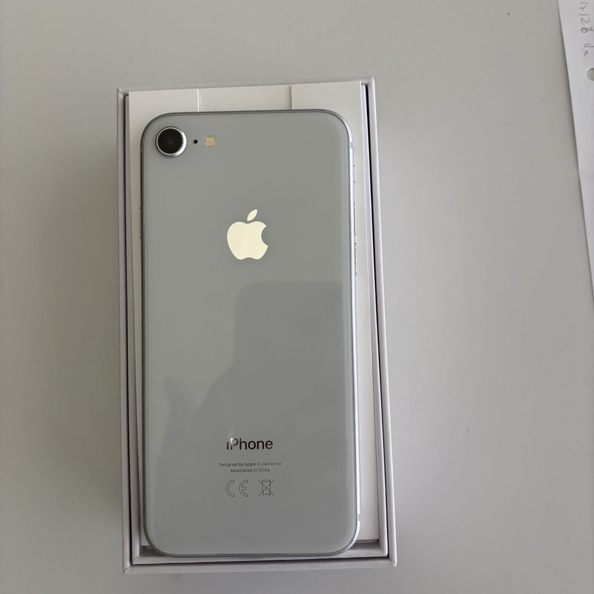 Apple Handys / Smartphones: iPhone 8 64GB silber – Gebraucht aus Biel/Bienne von Eiskristall08 3