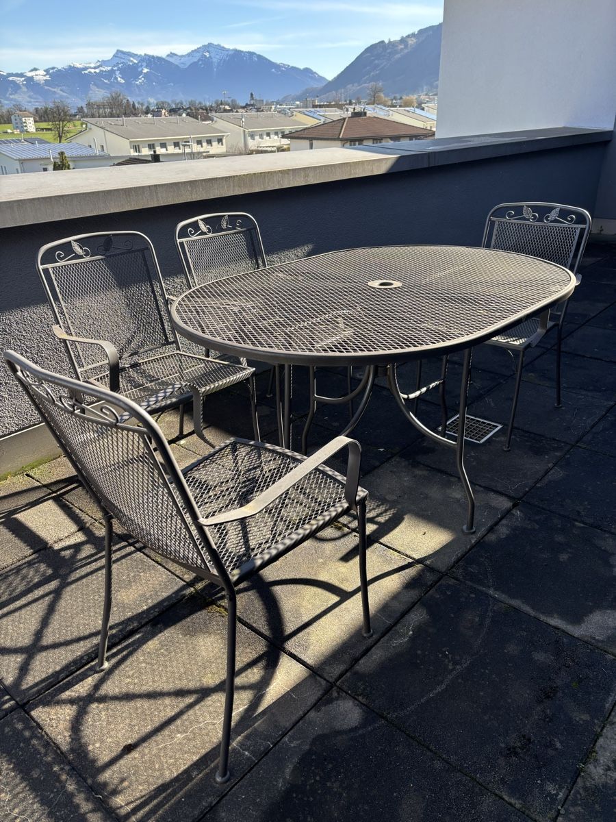 Tavoli: Gartentisch + 4 Stühle – Usato da Galgenen venduto da Nicki40 4