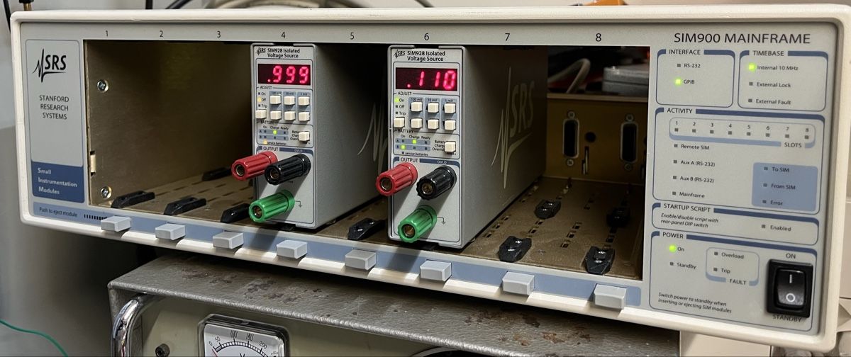 Messen: Stanford Research Systems SRS SIM 900 Mainframe – Gebraucht aus Möhlin von w_erni007