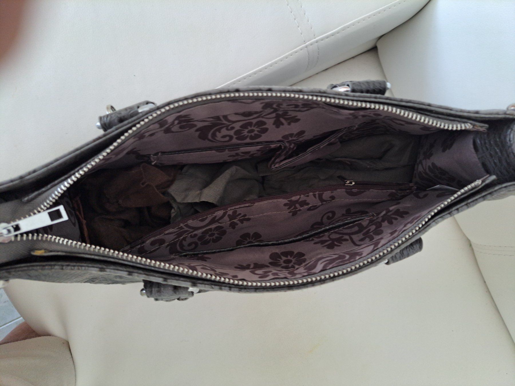Taschen für Damen: Schöne Handtasche – Gebraucht aus Pfäffikon ZH von Valsangiaccomo 3