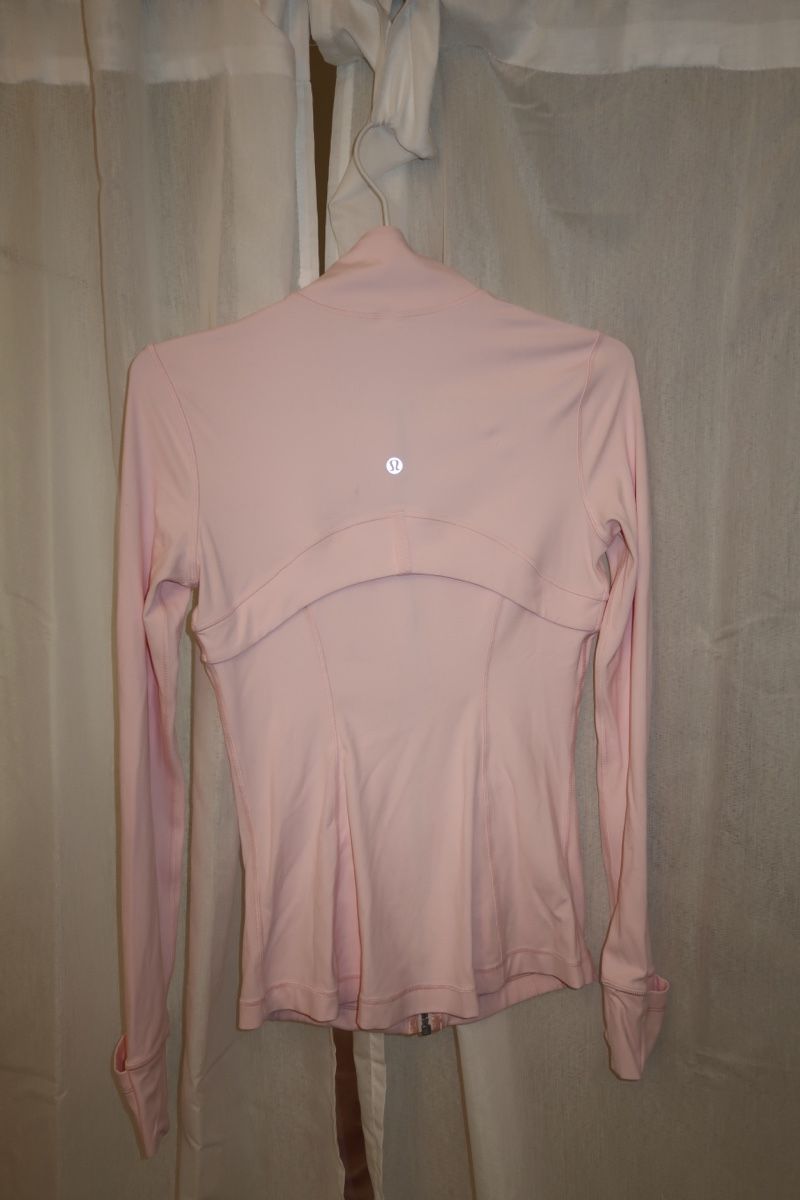 Lululemon Jacken: Lululemon Jacke gr. M – Neu (gemäss Beschreibung) aus Aarau von ani_jw5j 2