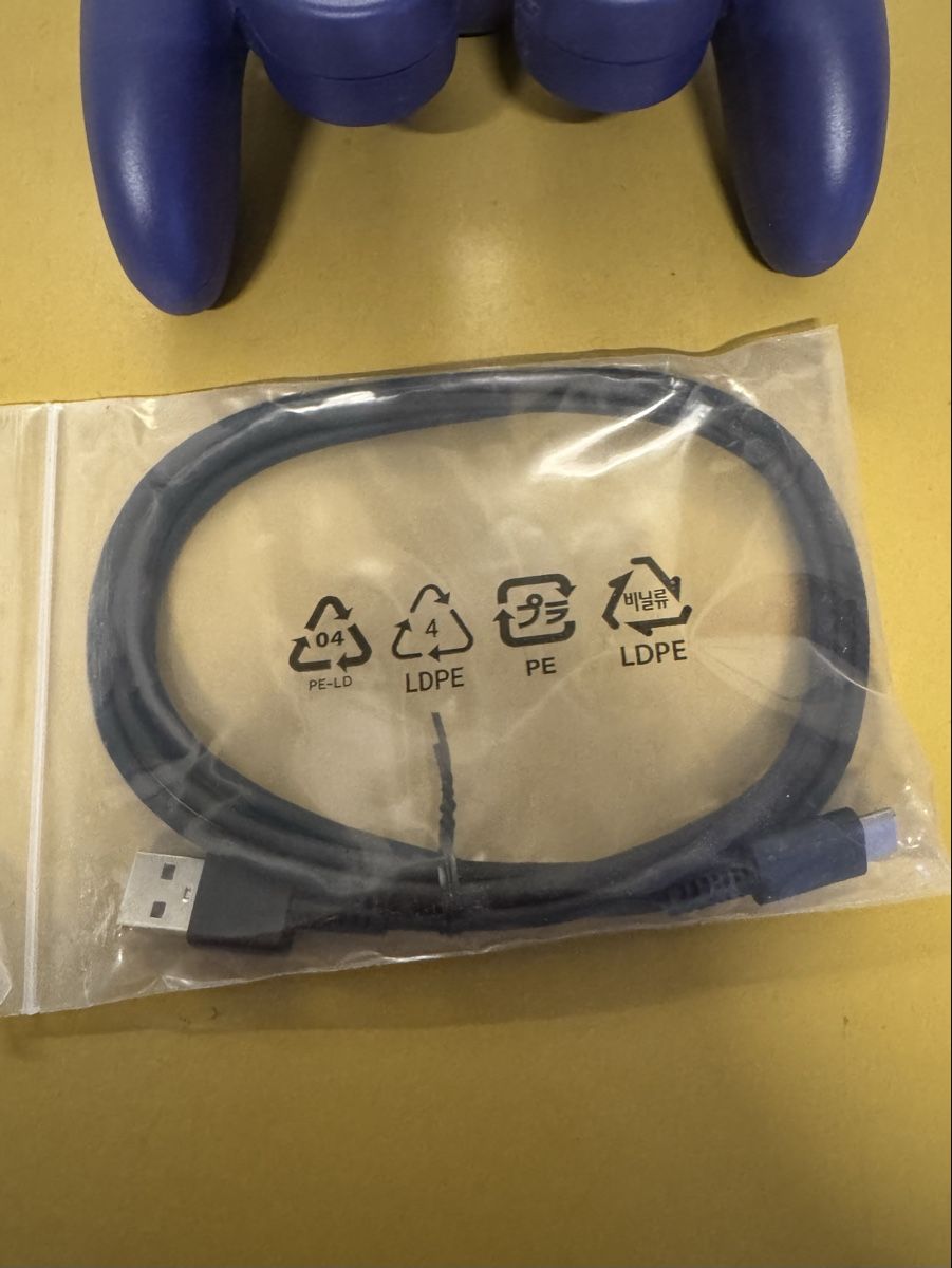 Nintendo Adapter & Kabel: Nintendo GameCube Controller Violet mit Kabel guter Zustand – Gebraucht aus Schlieren von Freundlich02 2