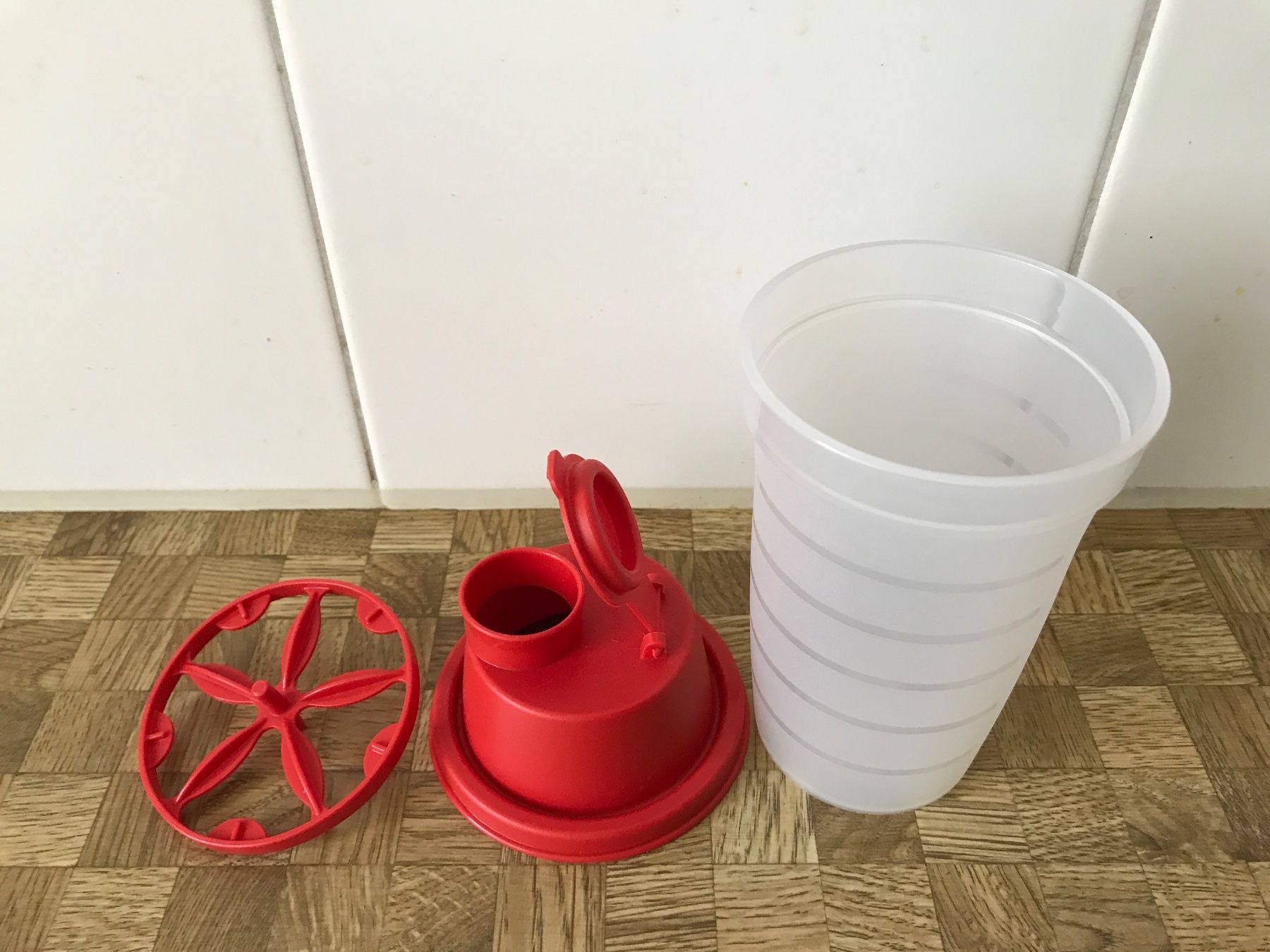 Tupperware Contenitori & Simili: Tupperware Shaker – Usato da Birmensdorf ZH venduto da Hilhan 1