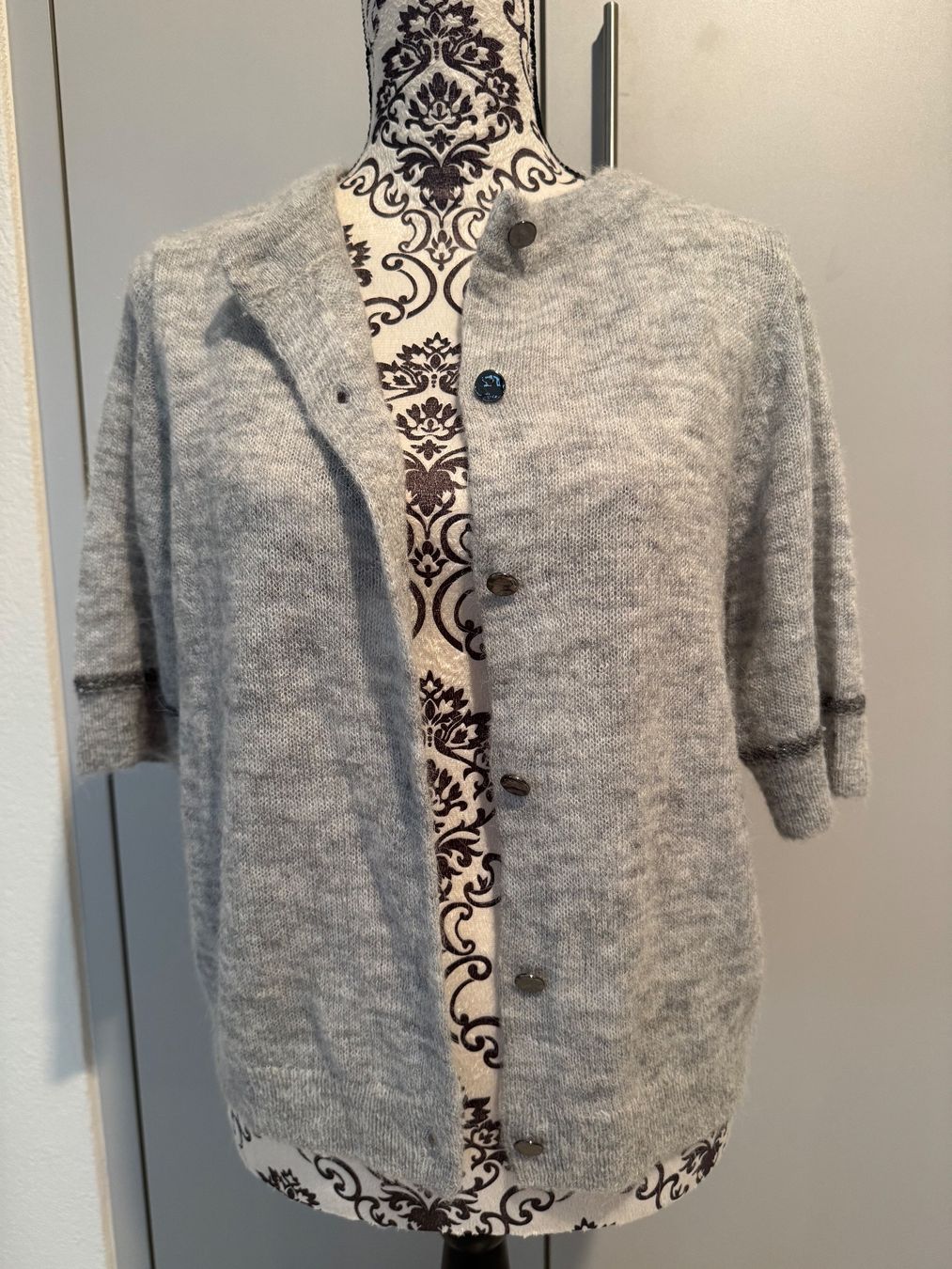 S.Oliver Giacche: Strickjacke S.Oliver Gr. 38 grau meliert - NEU – Nuovo (secondo la descrizione) da Boppelsen venduto da Chafer12