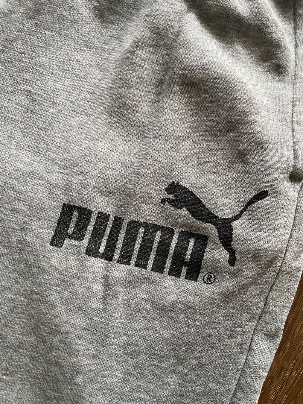 Puma Pantaloni: Trainerhosen Puma Gr. L – Usato da Muttenz venduto da bargain_hunter 1