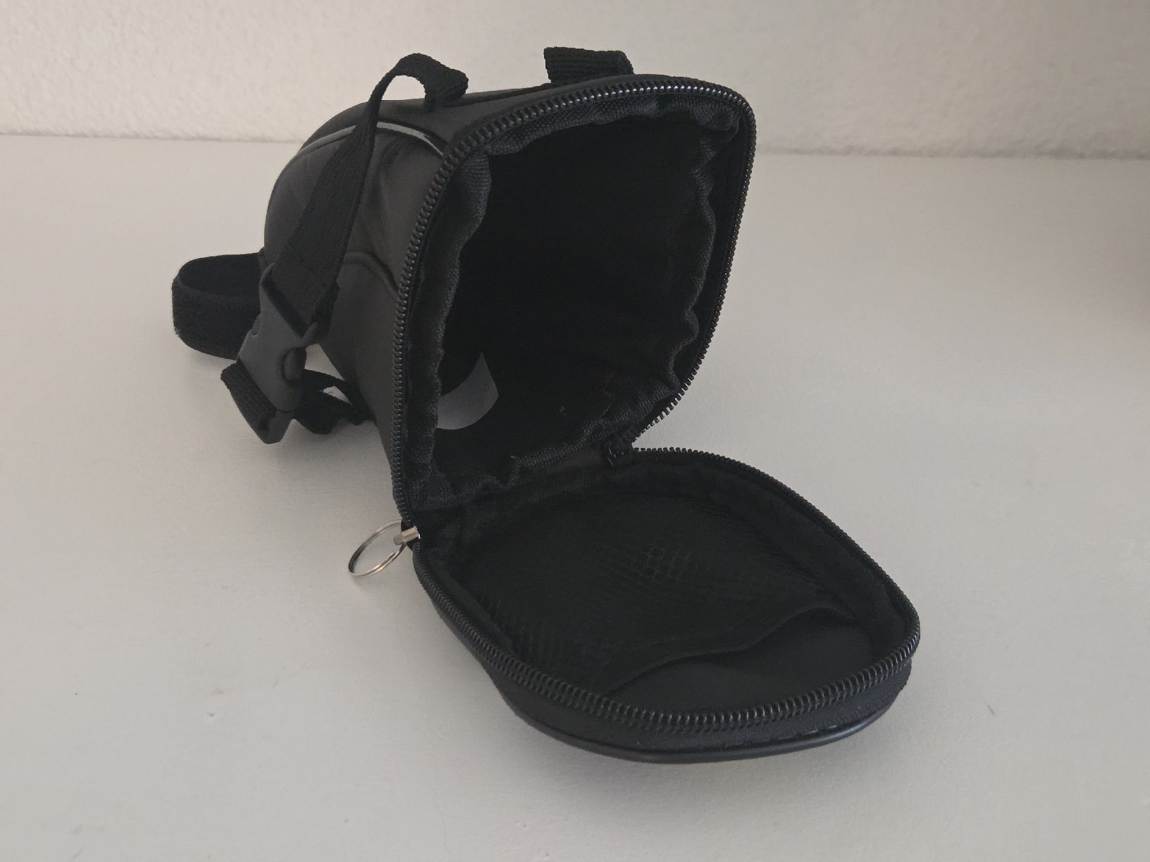 Borse: Fahrradtasche / Satteltasche / Velotasche – Nuovo (secondo la descrizione) da Bülach venduto da DontPushTheButton 1