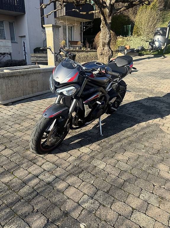 Strada: Triumph Street Triple 765RS – Usato da Puidoux venduto da max_ty2p
