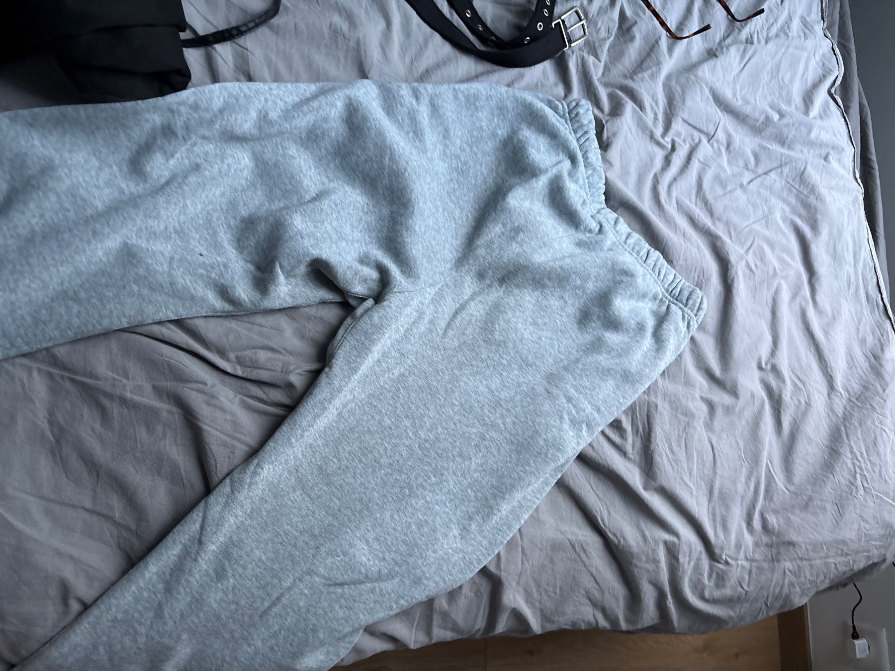 Shein Hosen: Jogging gris – Gebraucht aus Nidau von hel_vwr6 2