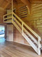 Holztreppe massiv Fichte (aus Schreinerarbeit)
