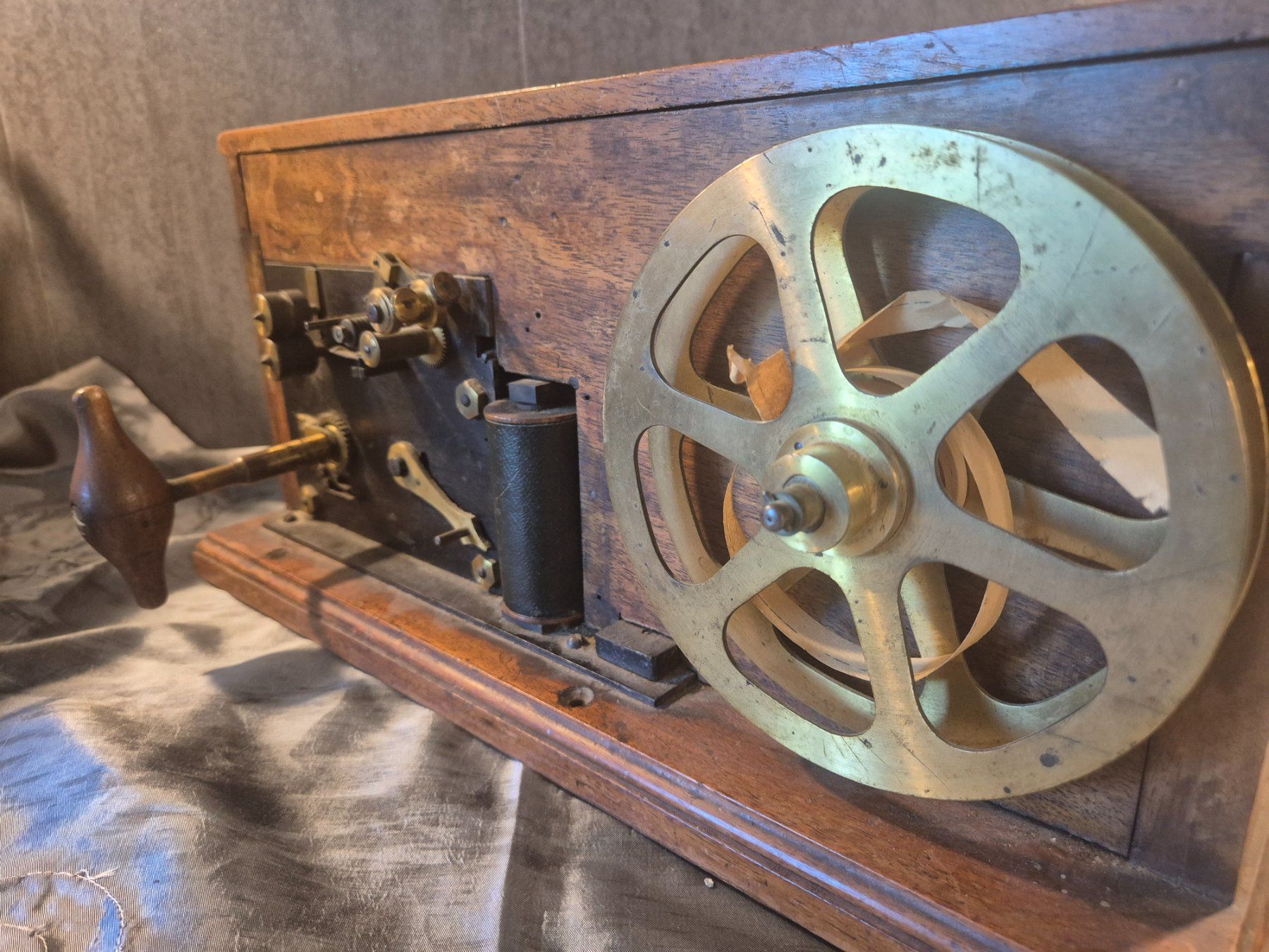 Telefoni: Télégraphe Morse en Laiton, 1880s – Usato da Essertes venduto da onezoneplay 4