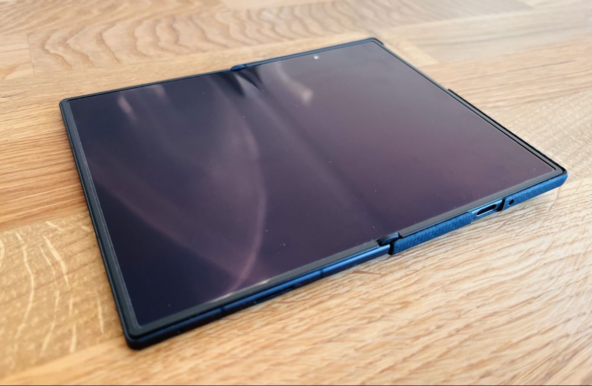 Samsung Telefoni cellulari / Smartphones: Samsung Galaxy Fold 8 – Nuovo (secondo la descrizione) da Zürich venduto da Koivusaari 1