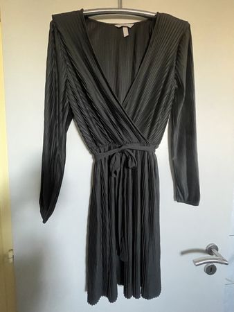Robe plissée H&M vert sapin élégante taille S NEUVE