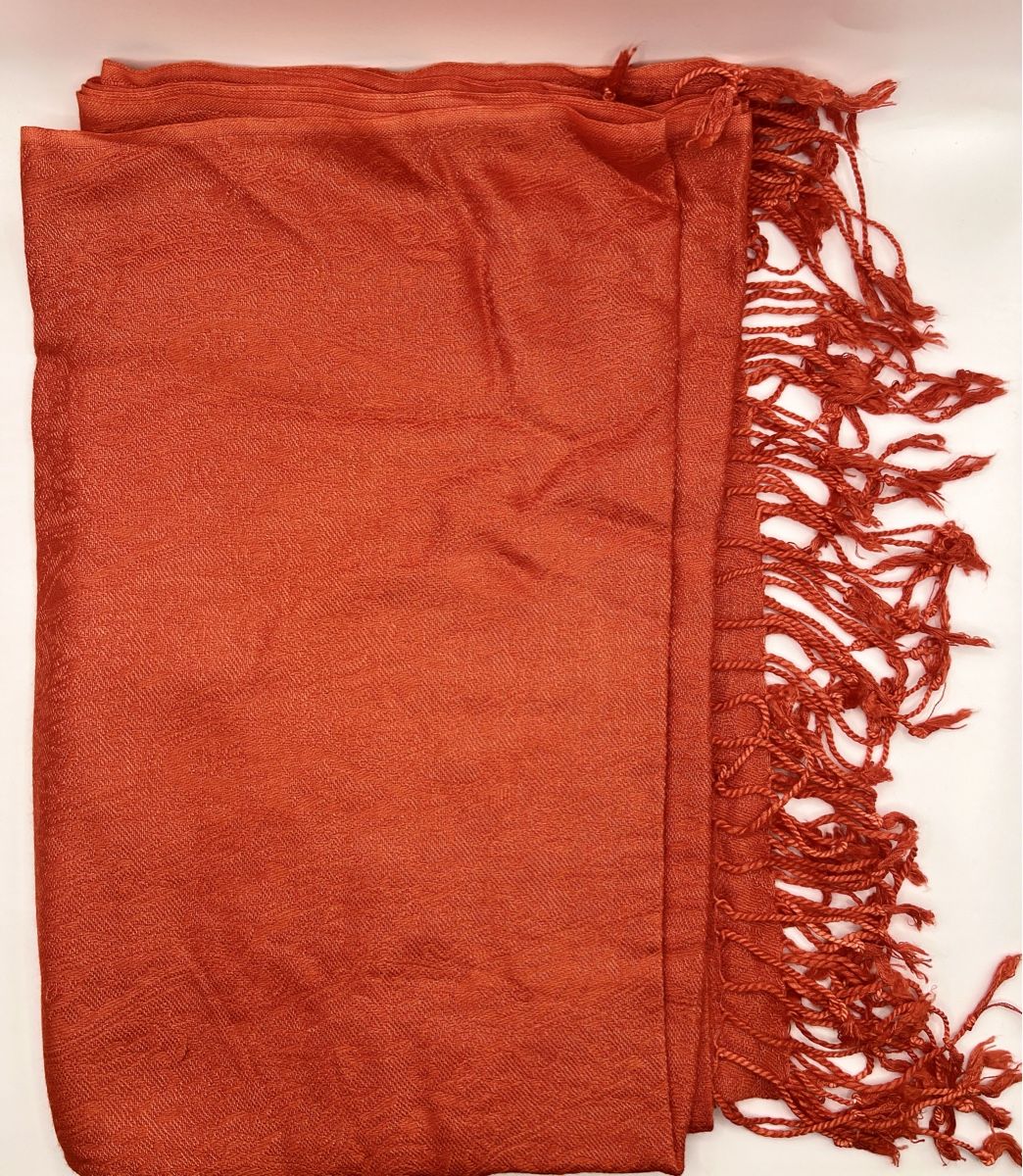 Foulards, Tücher & Schals: Étole épaisse en Viscose avec franges – Neu und originalverpackt aus Coffrane von Luxary_16 2