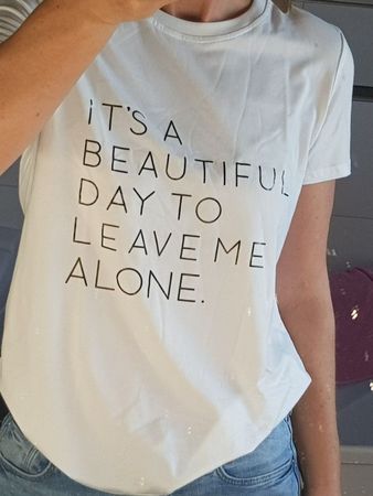 Cooles T-Shirt mit Aufdruck - Leave me alone