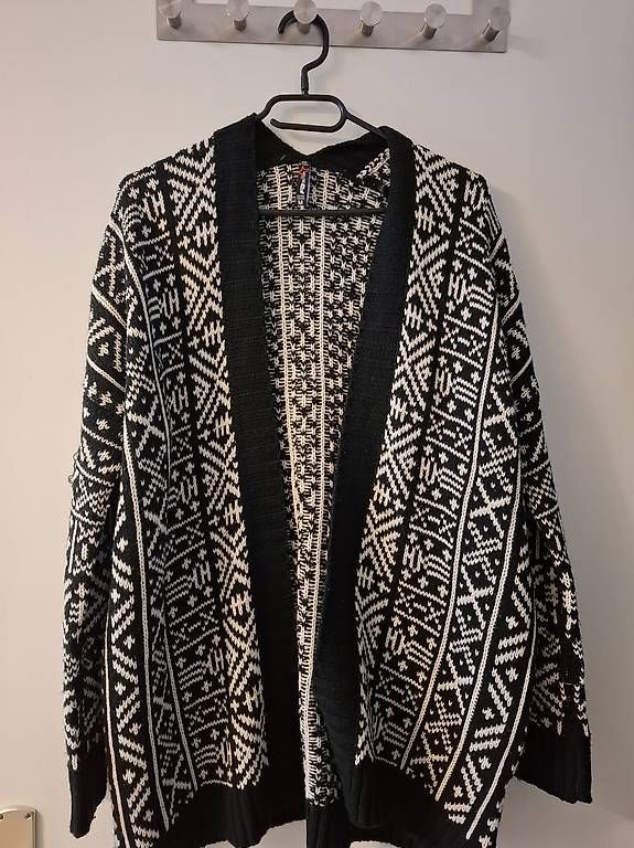 Giacche: StrickJacke – Usato da Münchenstein venduto da Salvis_68