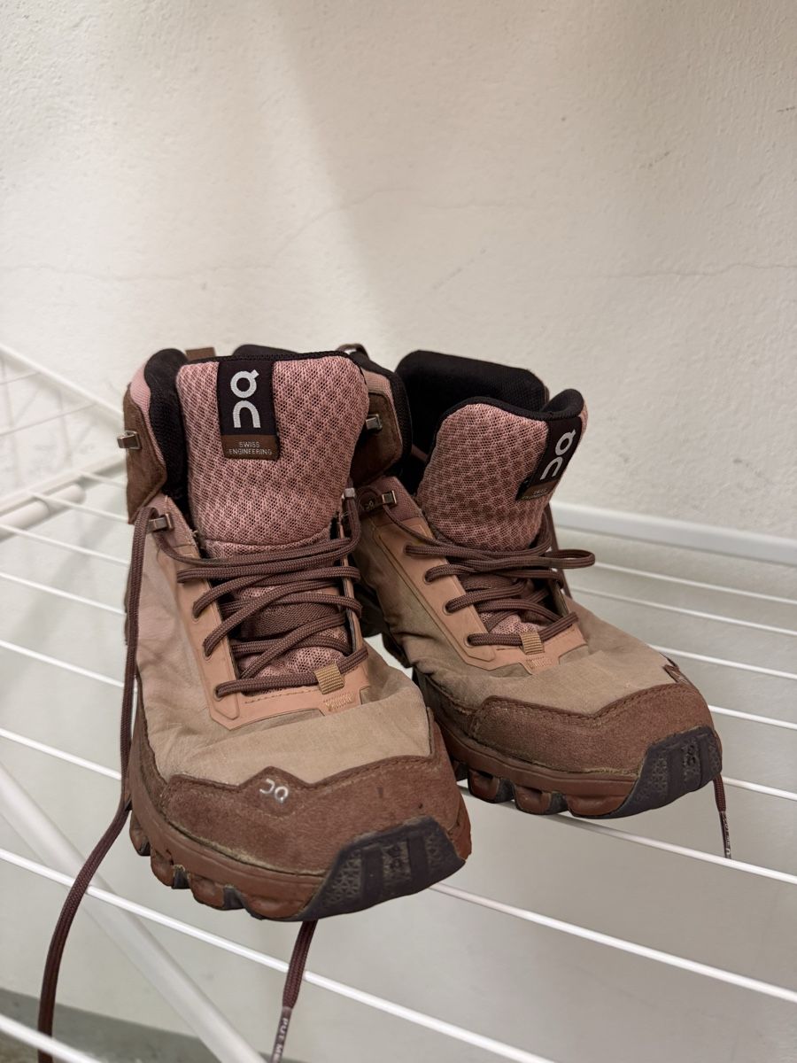On Scarpe da donna: On Wanderschuhe  – Usato da Zürich venduto da car_bd57