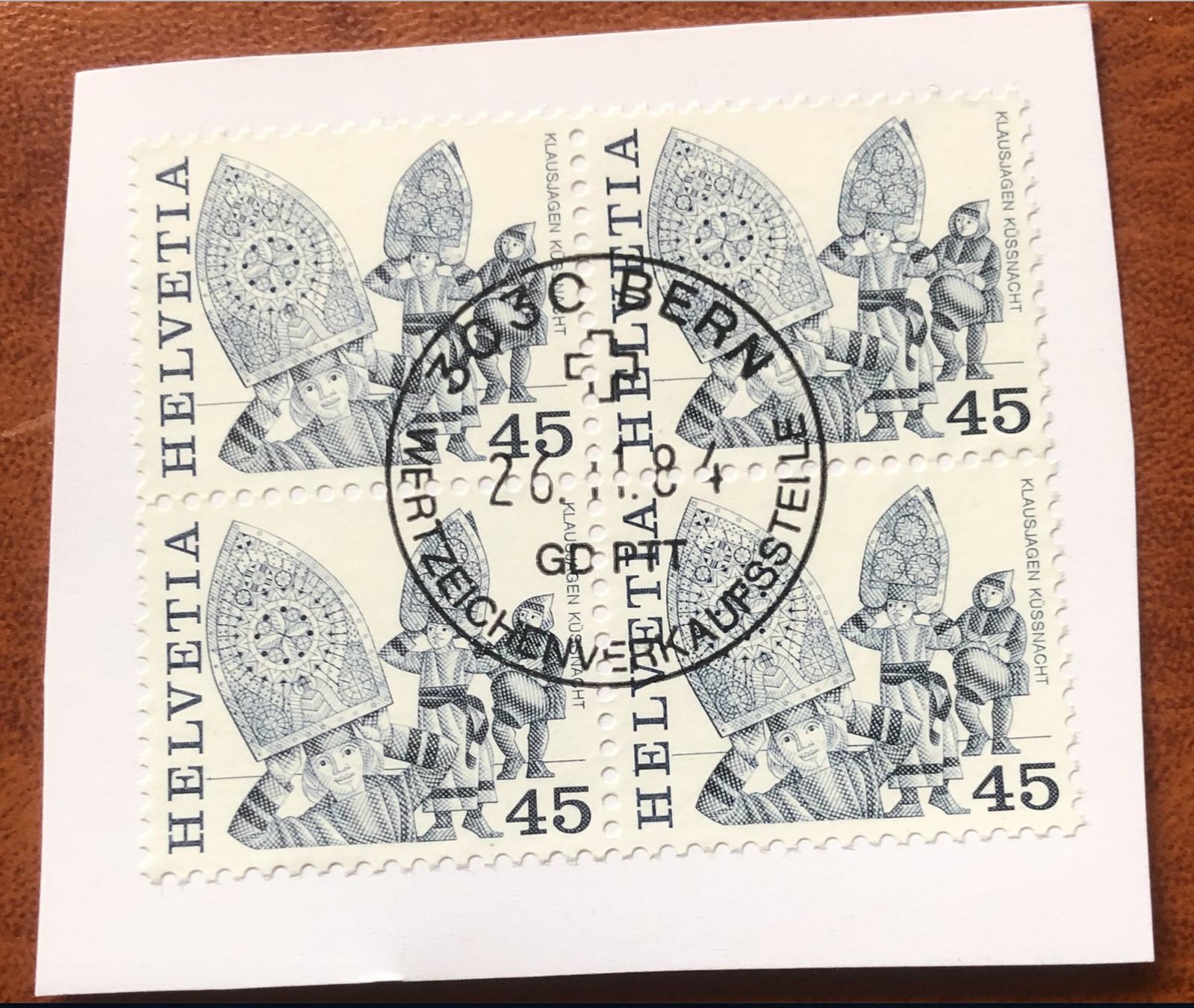 Tutti i francobolli: 4 er Block Nr.678 mit Papier Stempel Bern    – Usato da Aarau venduto da Billa007
