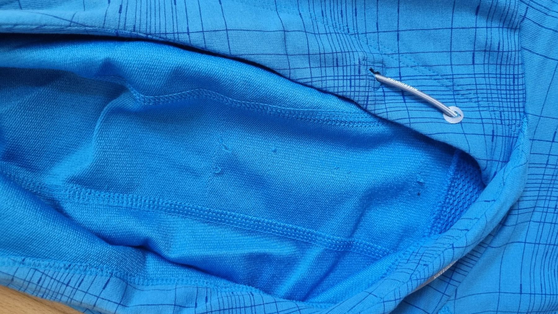 Nike Pullover & Sweatshirts: Nike Damen Lauf-Pullover mit Kapuze, Grösse L, gebraucht – Gebraucht aus Wohlen AG von stephanieAG 4
