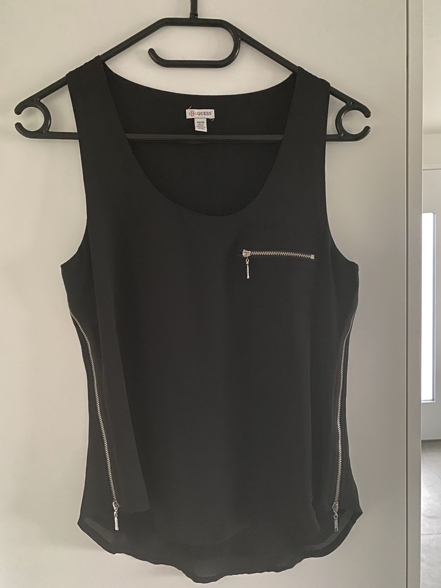 Guess Tops: schwarzes Top Guess – Gebraucht aus Täuffelen von simjo85