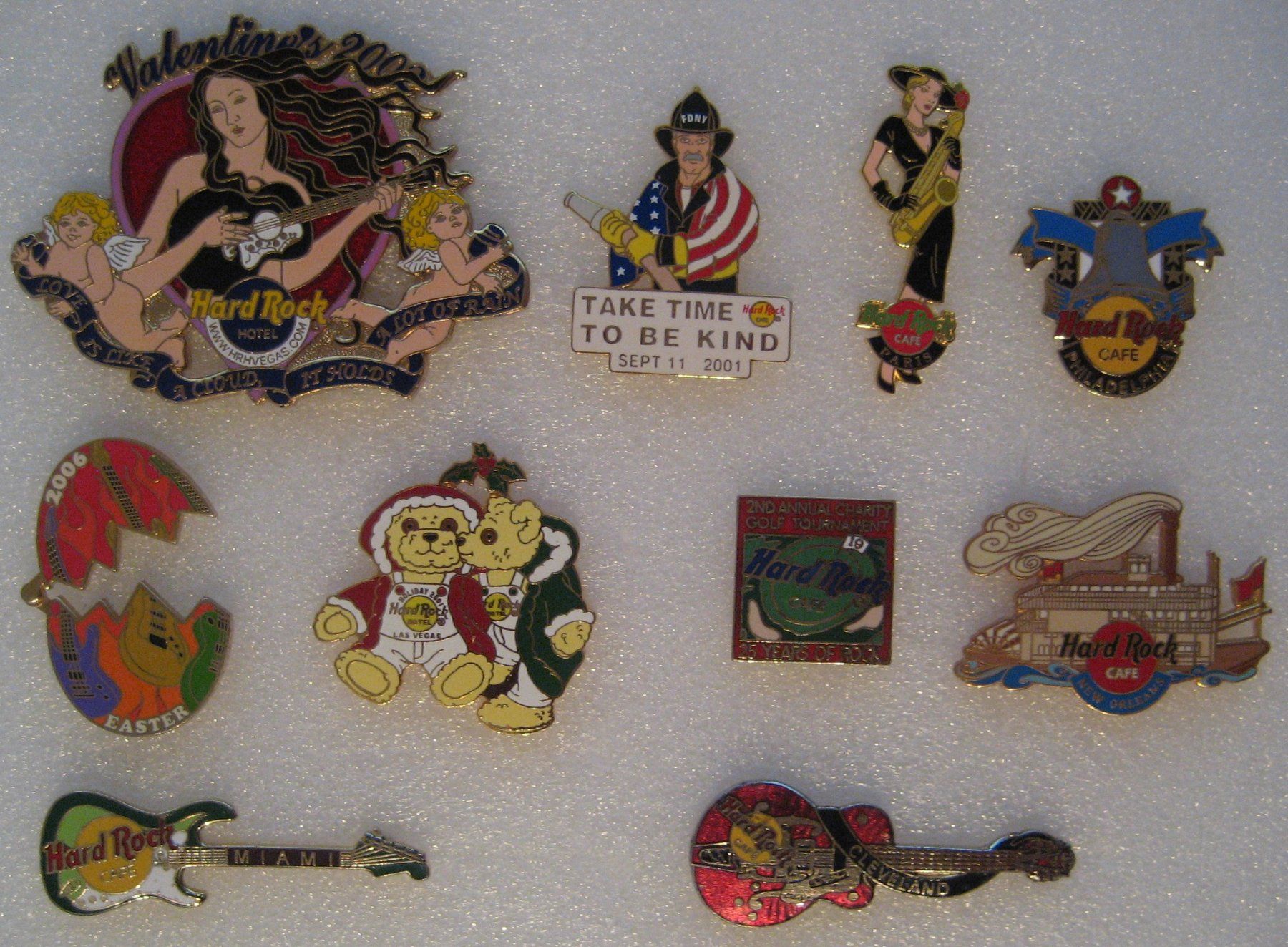 Hard Rock Cafe Placchette & Badge: 10 Hard Rock Cafe Pins Set #1 von 8 – Usato da Emmenbrücke venduto da tms1122