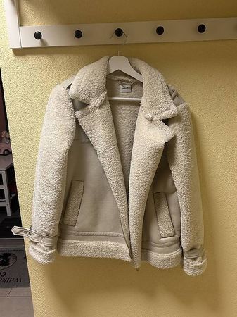 Cremefarbene Teddy-/Bikerjacke von Pimkie