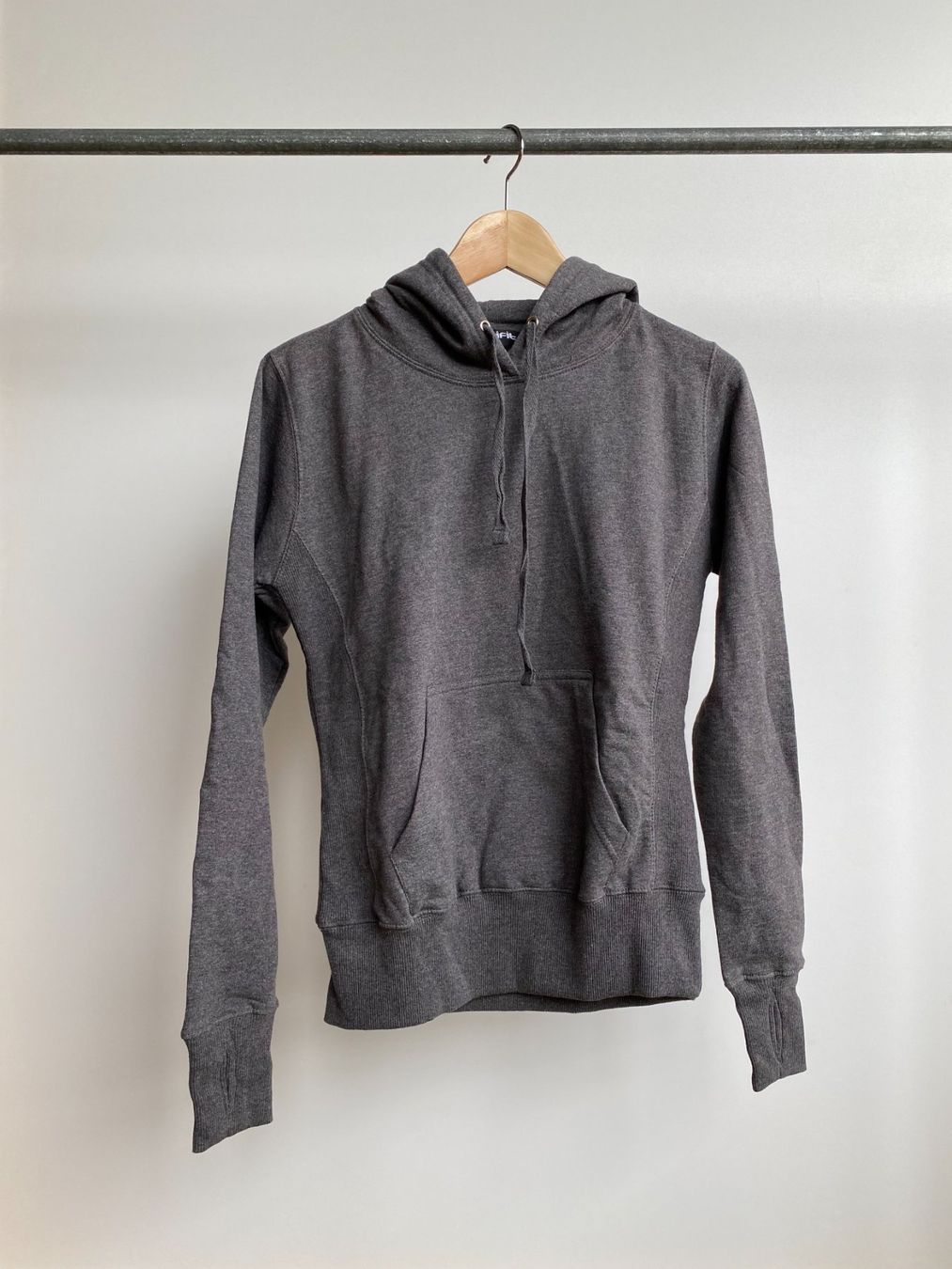 Maglioni & Felpe: Kapuzenpullover grau / 100% Baumwolle / Grösse S – Nuovo (secondo la descrizione) da Bern venduto da lolapennt