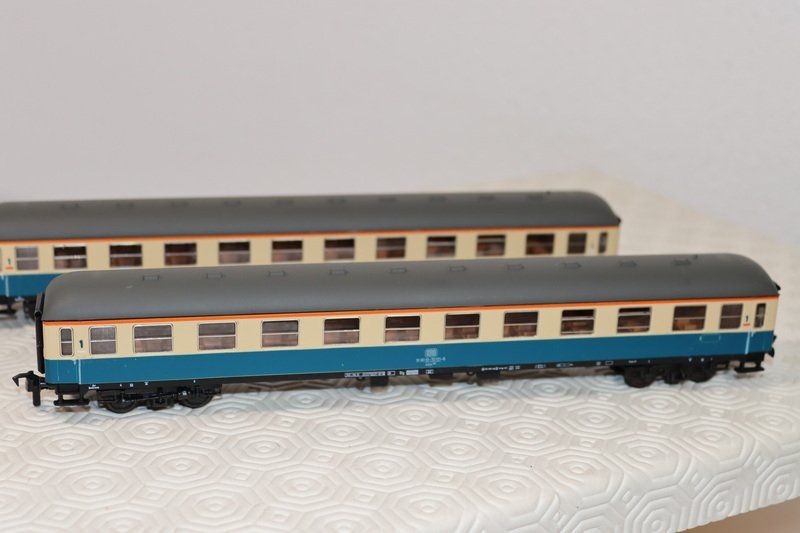 Modellini di ferrovie: 2 Röwa Wagen ( 702 ) – Usato da Kerzers venduto da Winu64 1