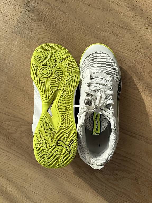 Scarpe per ragazzi: Puma Hallenschuhe 38,5 – Usato da Pfäffikon ZH venduto da eggisun 1