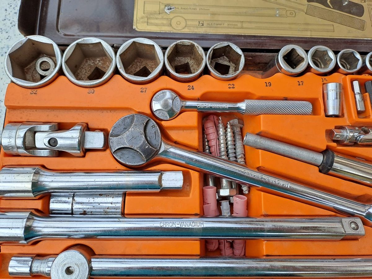 Tutti gli attrezzi: Nusskasten/Rätschenset – Usato da Bottenwil venduto da Guguseli014 1
