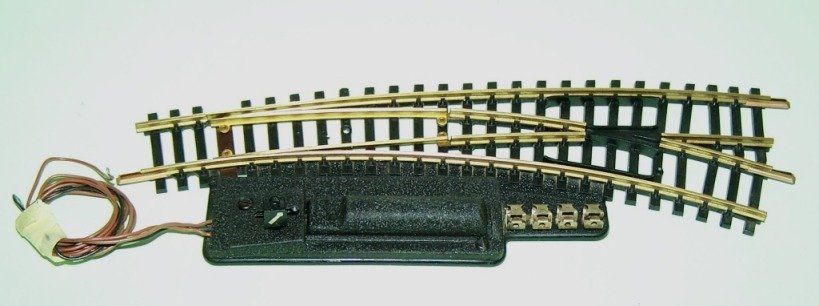 Fleischmann Modelleisenbahnen: Fleischmann HO 1723AR: Bogenweiche rechts, elektr. P. 2,7 mm – Gebraucht aus Brüttisellen von Rentner44zh 1