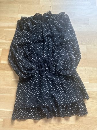 Kleid Zara gepunktet Schwarz Grösse S guter Zustand