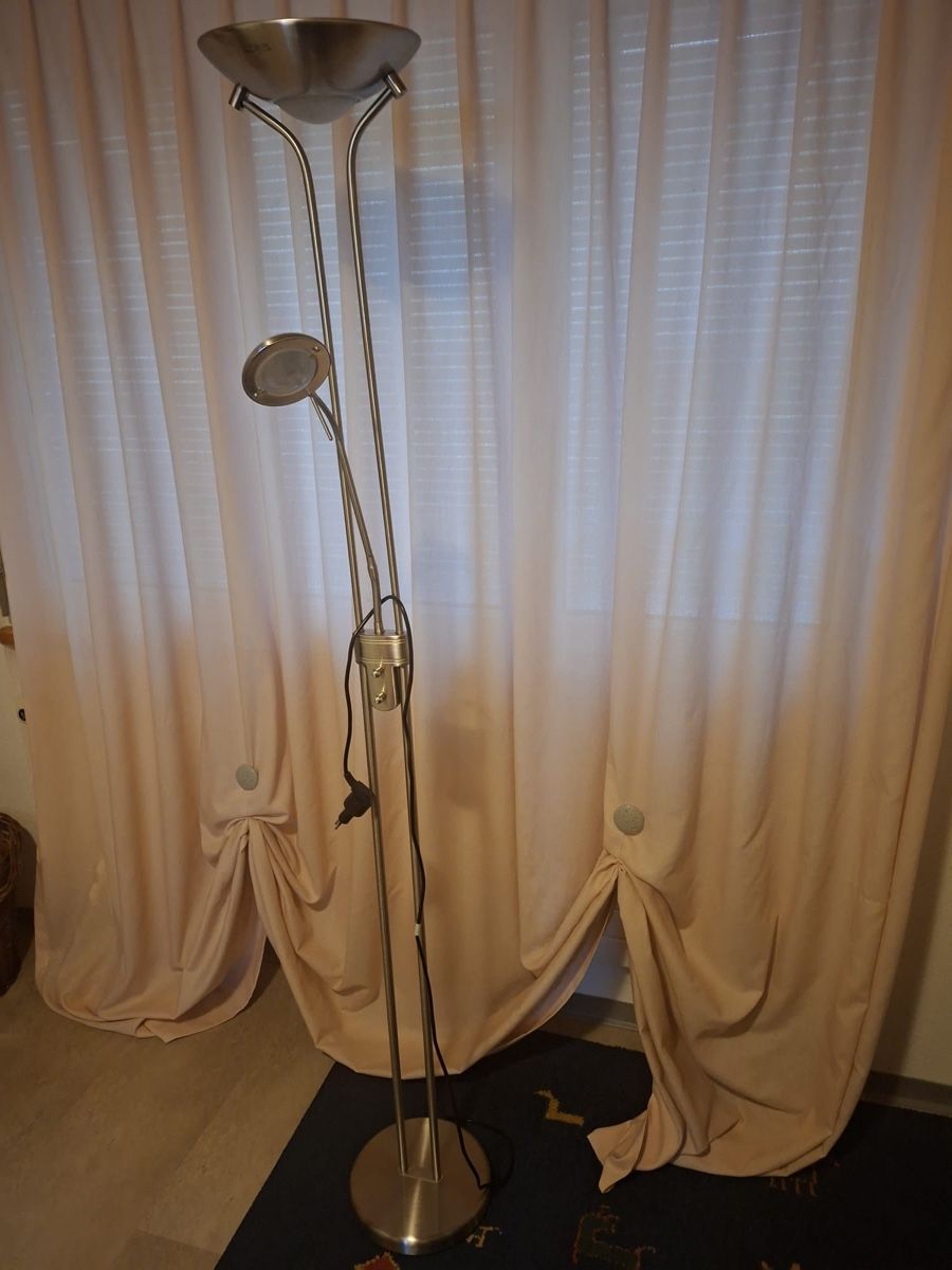 Lampes: Stehlampe Metall mit Leseleuchte gebraucht – D'occasion à Lustmühle par mcross 1