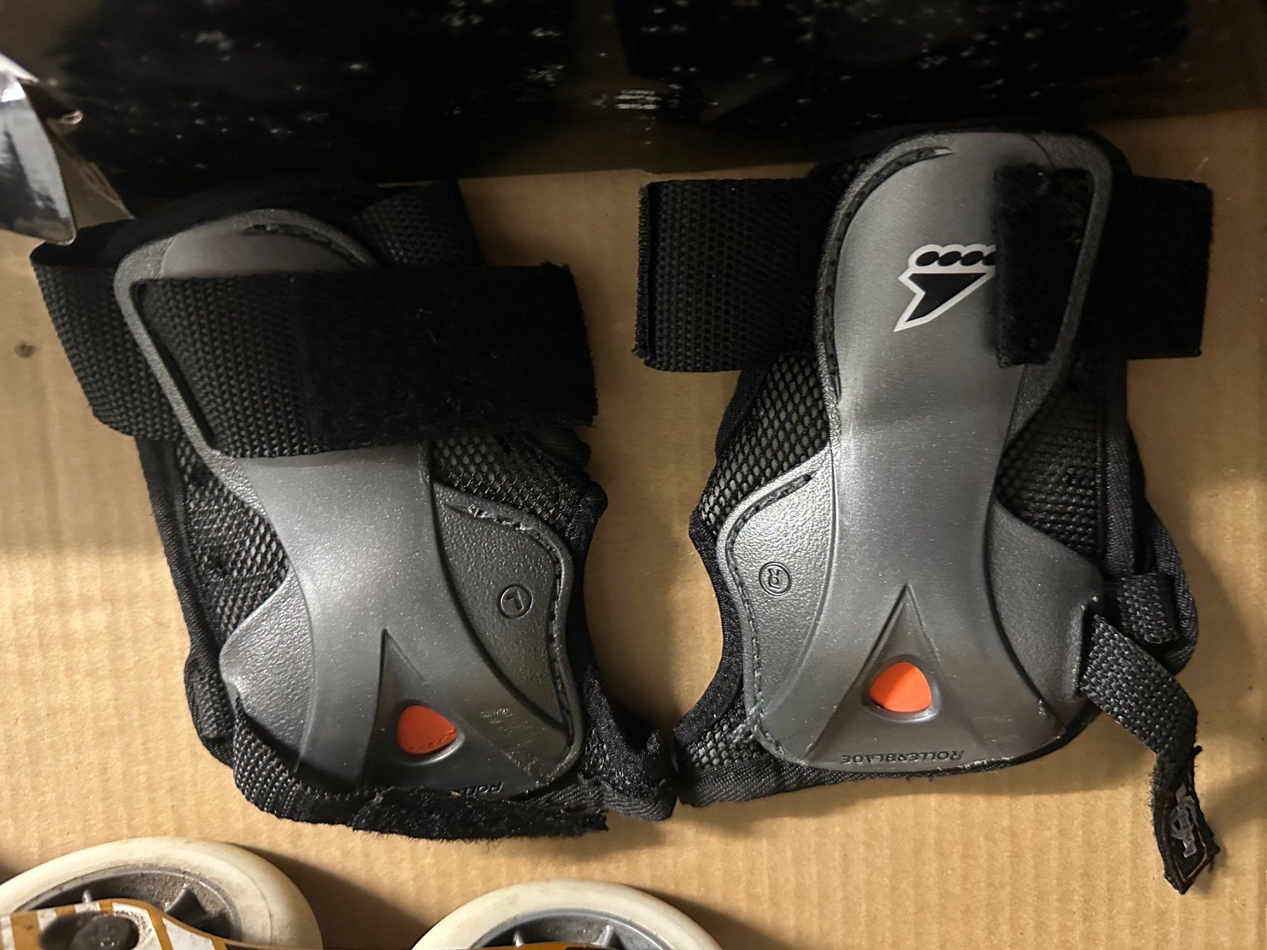 K2 Pattini in linea & Pattini a rotelle: Inlineskates Mach100 schwarz gold Grösse 44.5 – Usato da Bülach venduto da eugig5 4