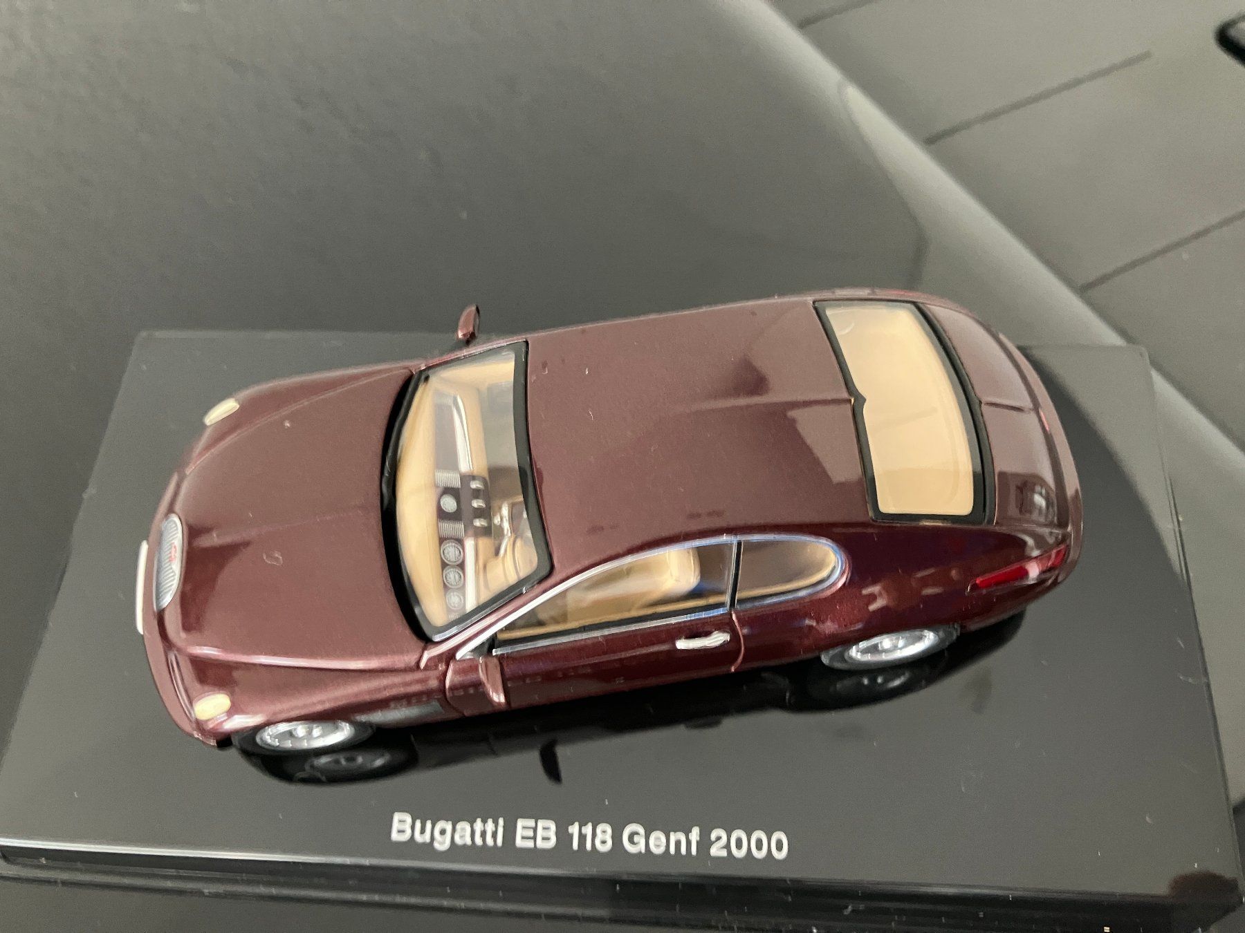 Autoart Modellautos: Autoart Bugatti EB 118 Genf 2000 dunkelrot 1:43 OVP Nr. 1849 – Neu (gemäss Beschreibung) aus Herisau von dak66 1