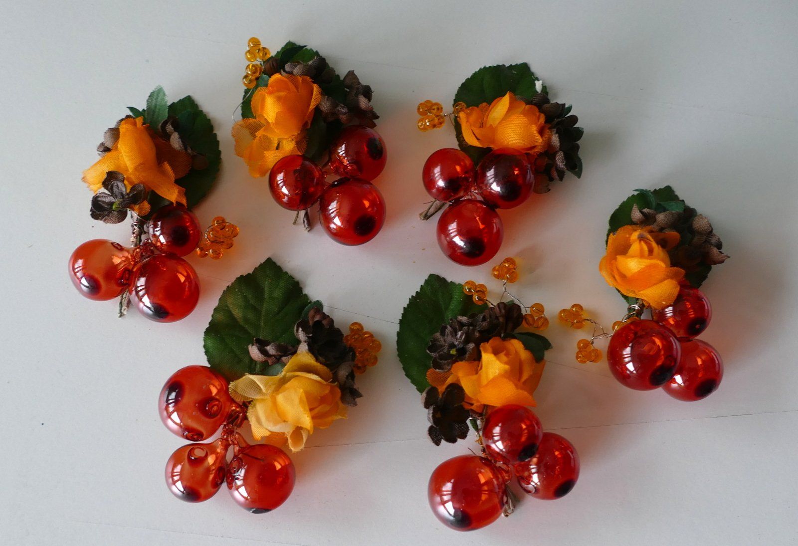 Tutte le decorazioni: Dekorationsmaterial – Usato da Dietlikon venduto da kes_j6d7