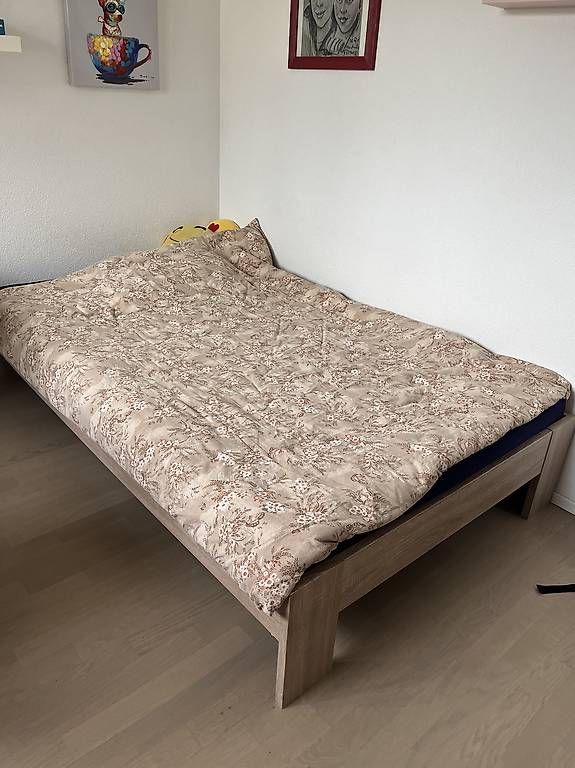 Lits: Lit 120 large , sommier, matelas – D'occasion à Plan-les-Ouates par dbg_jnm8