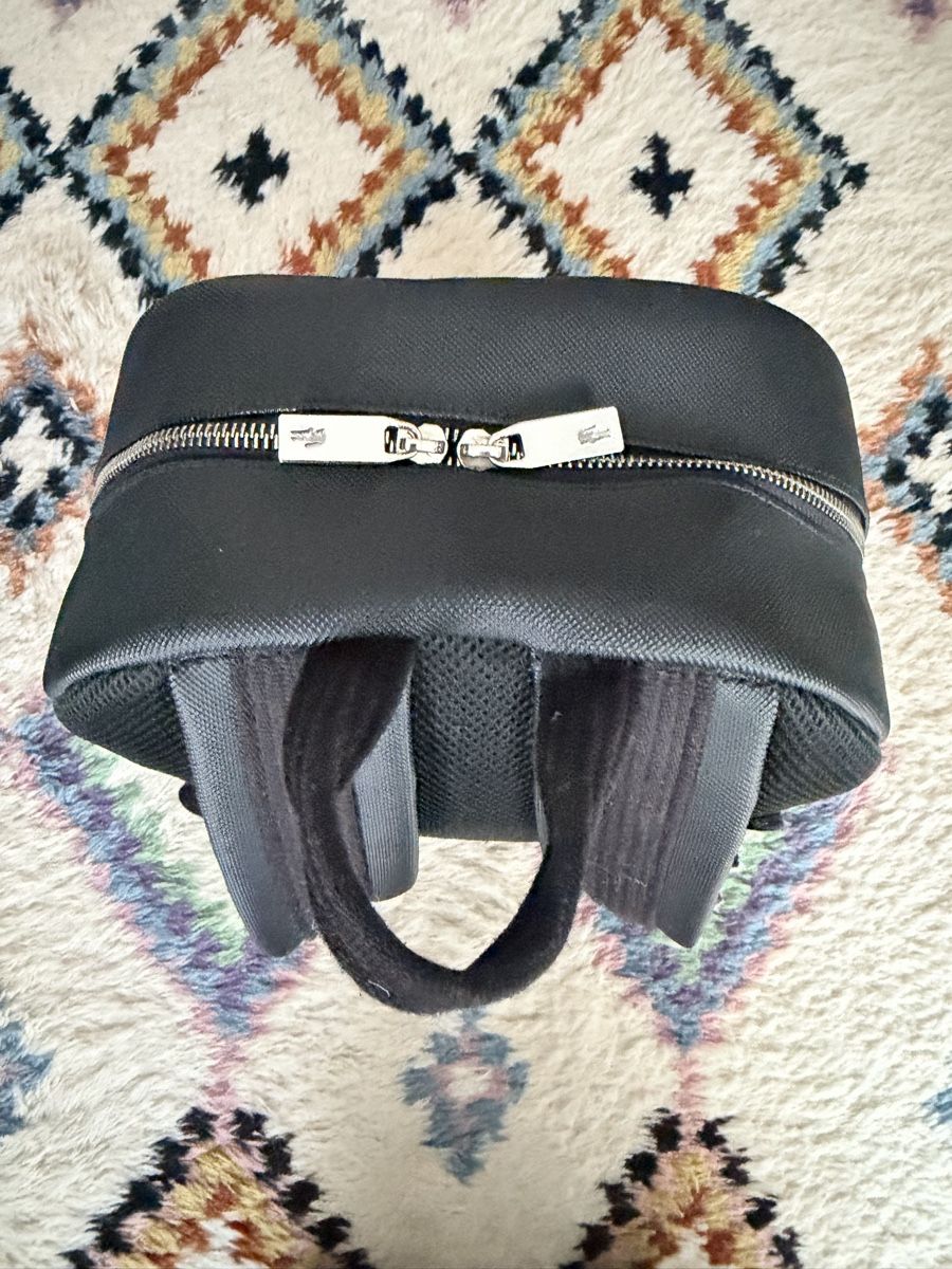 Lacoste Zaini: Sac à dos Lacoste idéal pour PC – Usato da Lausanne venduto da Meganelausanne 1