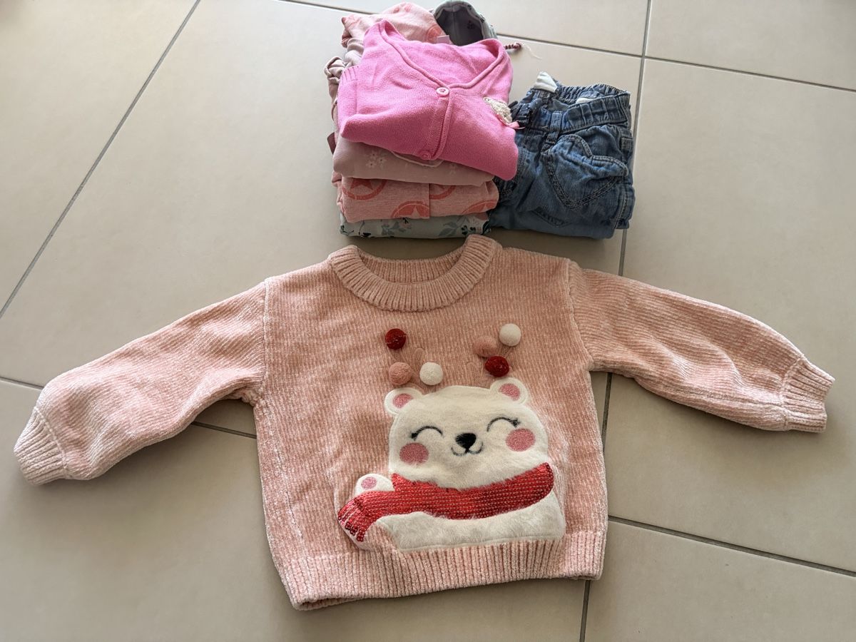 Ensembles coordonnés: Mädchen Kleiderpaket Grösse 86/92 gebraucht – D'occasion à Zizers par Stefffunny123 1