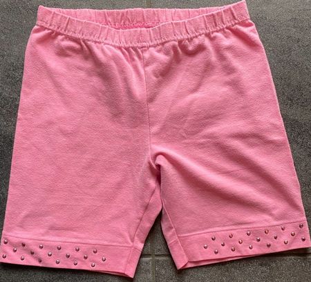Süsse, kurze, pinke Sommerhose mit Strass, Grösse 134