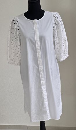 Kleid weiss Grösse M mit Lochstickerei neu