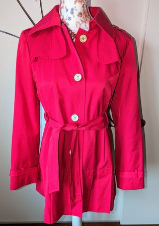 Guess Damen Trenchcoat in leuchtendem Rot - Gr. M neuwertig