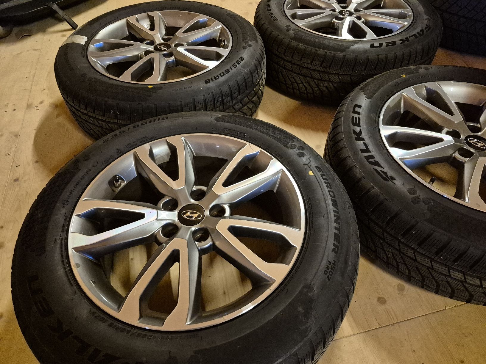 Pneumatici & Ruote complete: Winterräder Hyundai Santa Fe – Usato da Oberuzwil venduto da Auto-Hilber 1