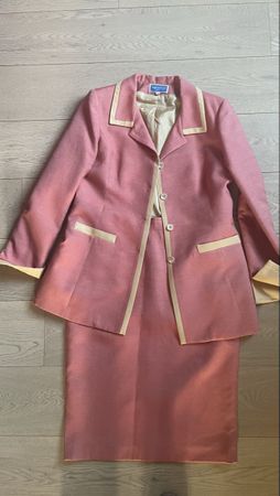 Tailleur femme, couleur corail, taille 44-46