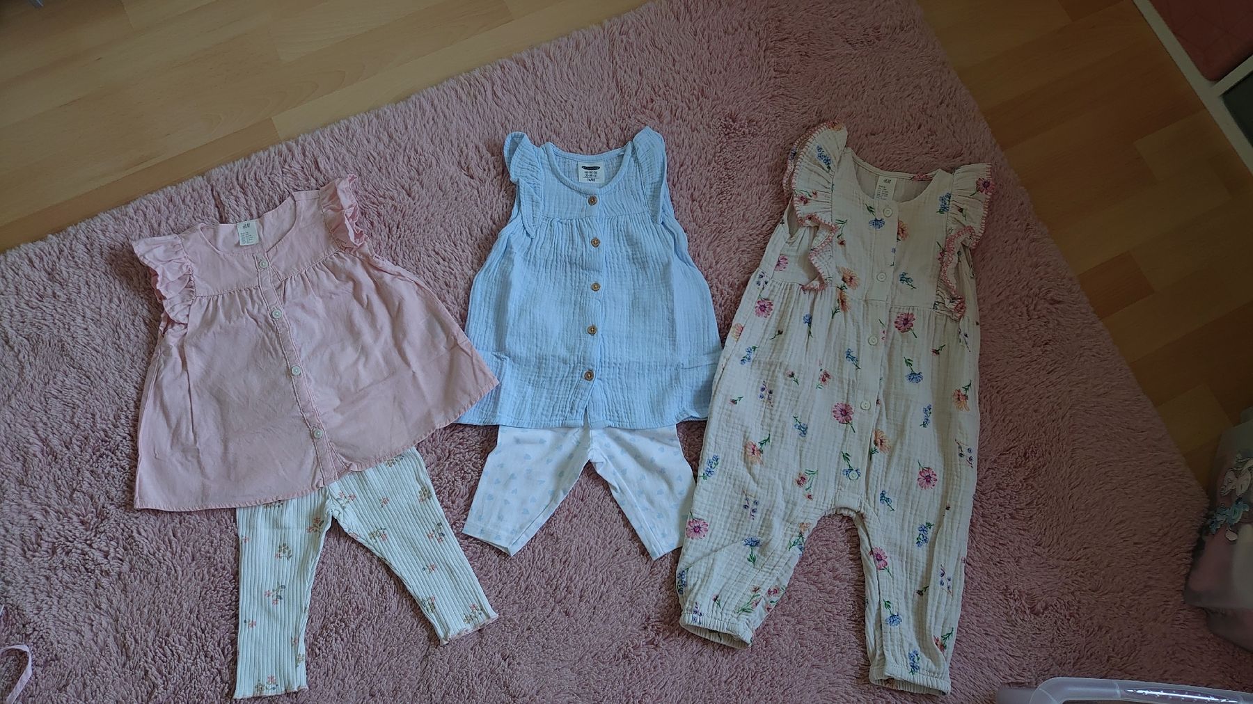 Lotti & Set di vestiti: Sommer-Outfits Mädchen Kleidung Set Grösse 74-80 – Usato da Oberbüren venduto da cas_hnn7