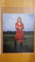 Linda Gray, Original Autogramm auf Grossfoto in Farbe