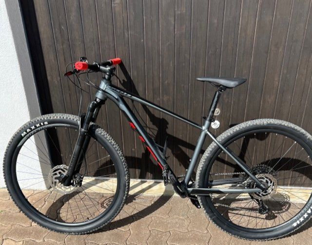 SCOTT SCALE 970 BIKE DARK GREY Neuwertig Jg2022 Acheter sur Ricardo