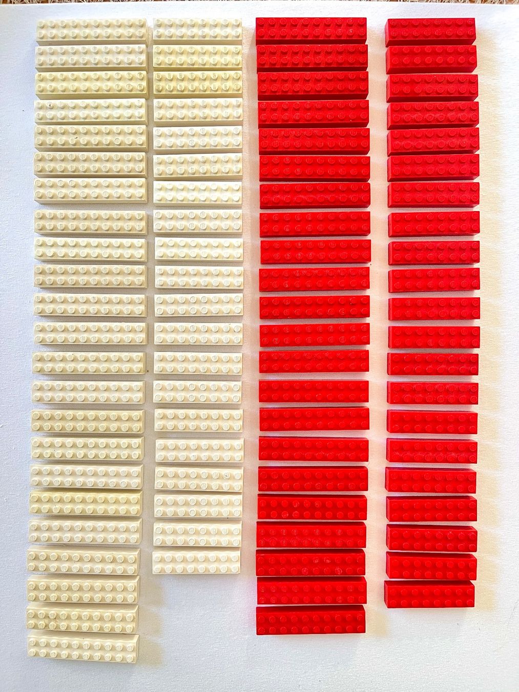 Lego Spielzeuge: Lego lange Form weiß rot 86Stk. – Gebraucht aus Mont sur Rolle von uttin 1