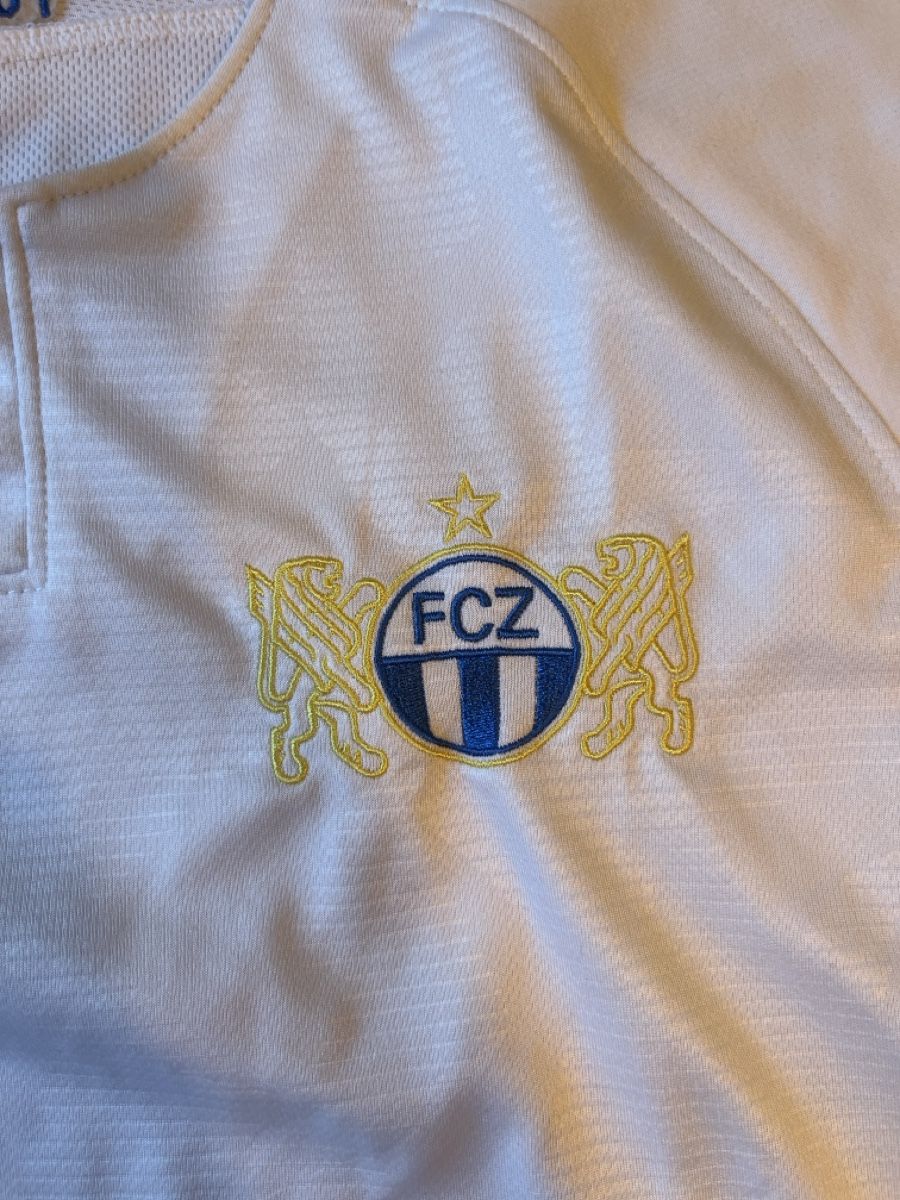 Canottiere & Pantaloni: FCZ Trikot 2018/19 Home – Usato da Zürich venduto da User_99 1